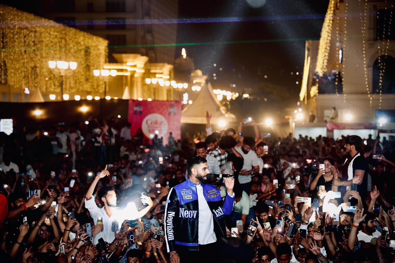 Parmish Verma and Sunanda Sharma Perform at Faridabad’s Biggest Festive Event; Around 12000 Fans Gather at World Street by Omaxe